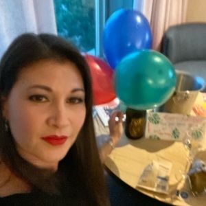 Meet your Posher, Tia